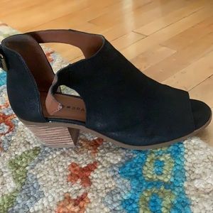 LUCKY BRAND PEEKABOO BOOTIES
